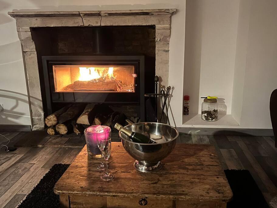 Cottage Cocooning Romantique Avec Jaccuzzi Prive Ancinnes 外观 照片